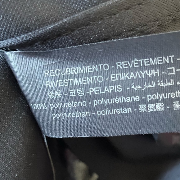 Bloggers Fave Zara black glossy faux leather button down shacket dress - Picture 17 of 17